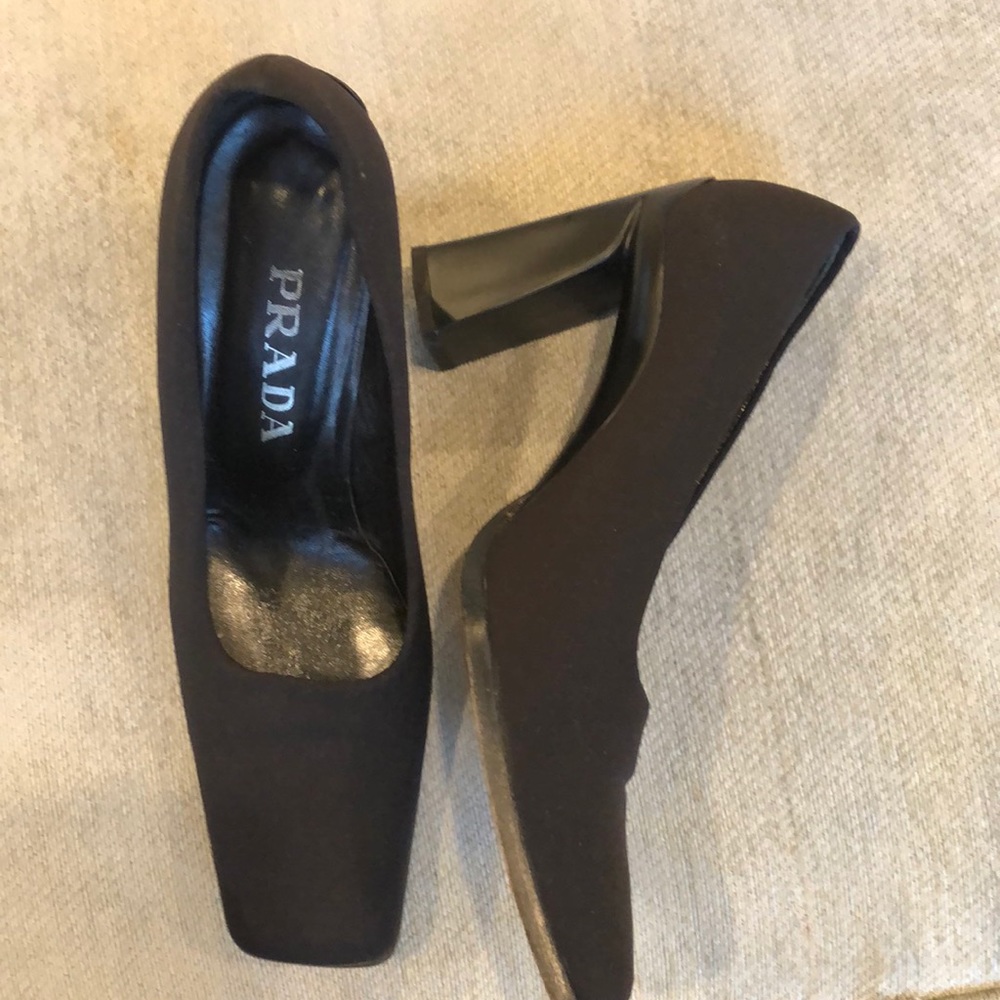 Prada - Picture 2 of 3